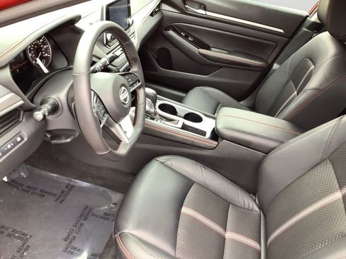 Used 2024 Nissan Altima 2.5 SR image 24