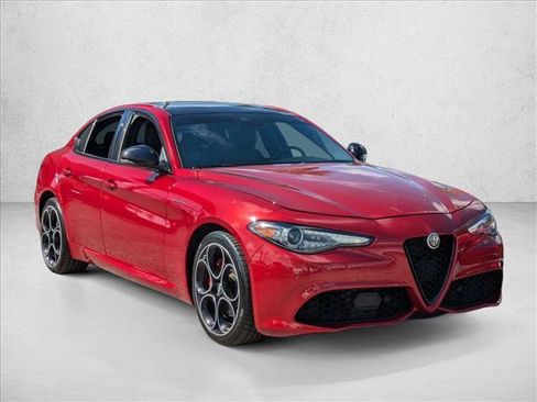Used 2023 Alfa Romeo Giulia Veloce image 3
