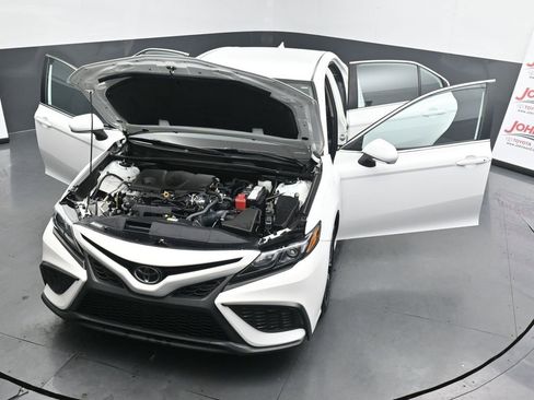 Used 2023 Toyota Camry SE image 40