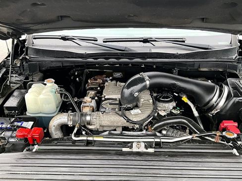 Used 2018 Nissan Titan Platinum Reserve image 30