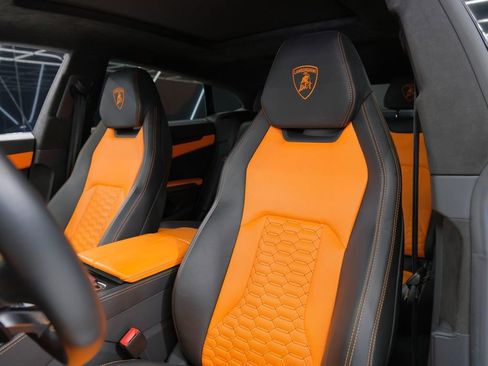 Used 2022 Lamborghini Urus image 21