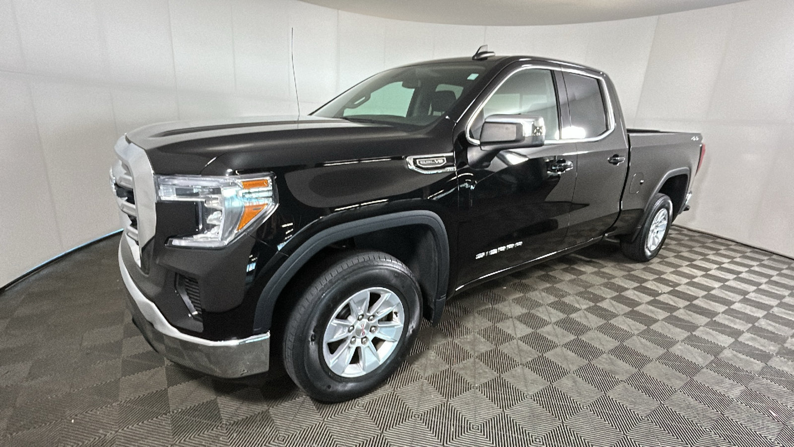 Used 2019 GMC Sierra 1500 SLE w/ SLE Value Package AWD/4WD image 8