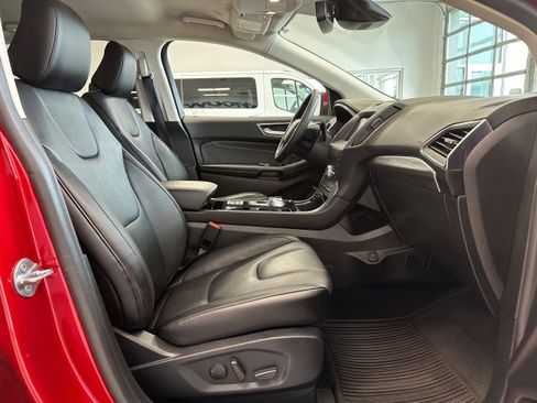 Used 2020 Ford Edge Titanium image 14