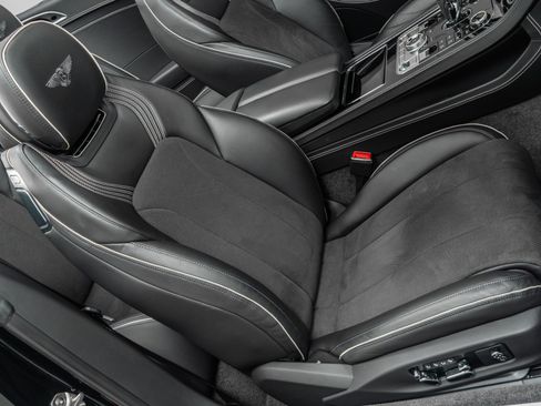 Used 2023 Bentley Continental GT V8 image 25