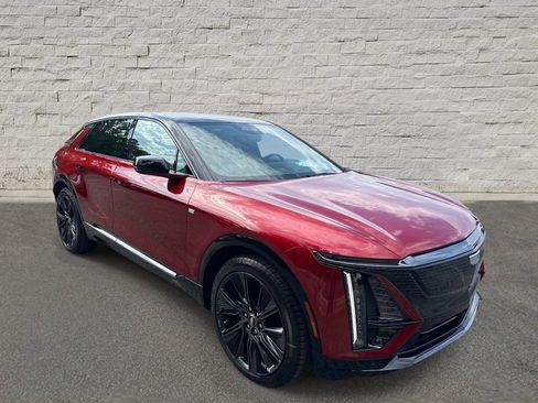 New 2026 Cadillac Lyriq Signature Sport RWD image 7