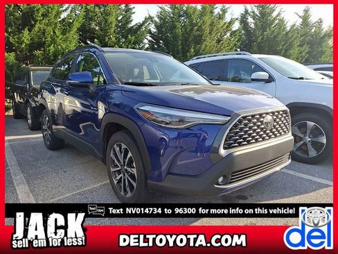 Used 2022 Toyota Corolla Cross XLE w/ Convenience Package image 1