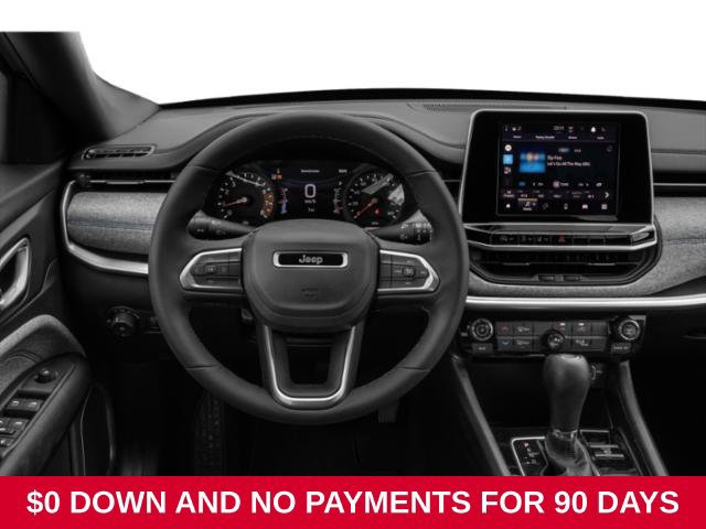 Used 2025 Jeep Compass Latitude w/ Sun & Sound Group AWD/4WD image 9