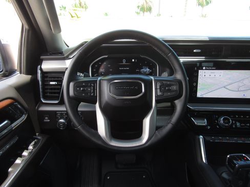 Used 2023 GMC Sierra 1500 Denali AWD/4WD image 26