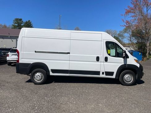 Used 2023 RAM ProMaster 2500 FWD image 4