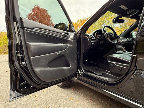 Used 2020 Jeep Grand Cherokee Overland image 10