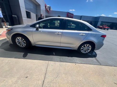Used 2026 Toyota Corolla LE w/ LE Premium Package AWD/4WD image 4