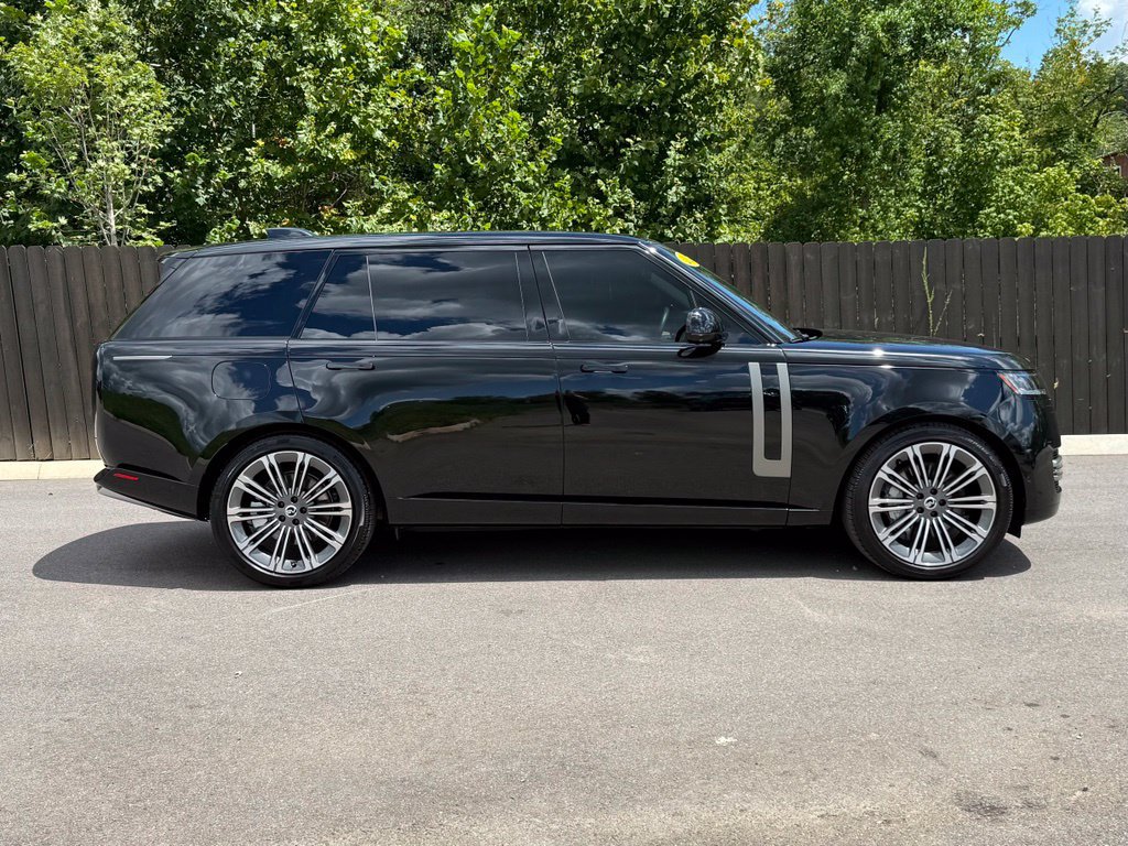 Certified 2025 Land Rover Range Rover Long Wheelbase SE AWD/4WD image 7