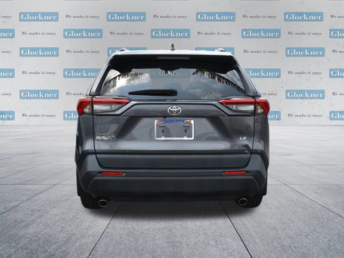 Used 2021 Toyota RAV4 LE FWD image 7