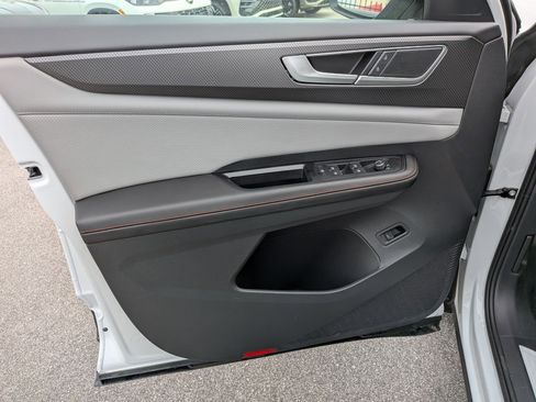 New 2026 Volkswagen Atlas Peak Edition AWD/4WD image 11