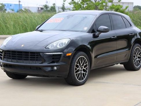 Used 2018 Porsche Macan AWD/4WD image 3