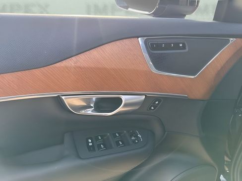 Used 2024 Volvo XC90 B6 Plus image 28