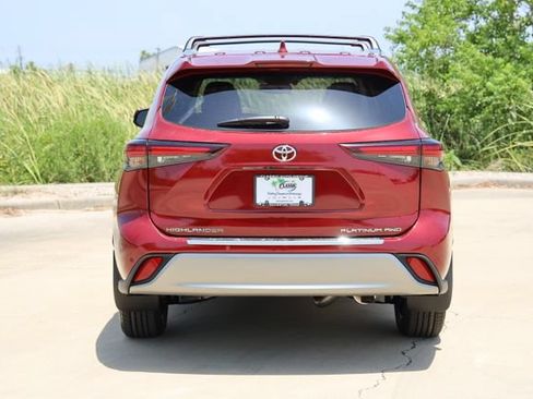 New 2026 Toyota Highlander Platinum AWD/4WD image 7