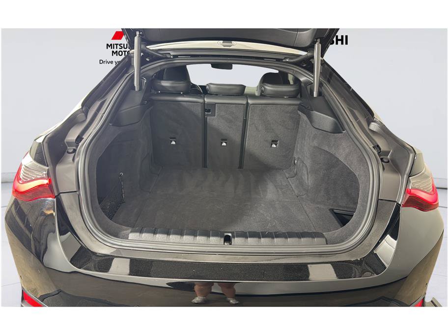 Used 2023 BMW i4 eDrive40 RWD image 12