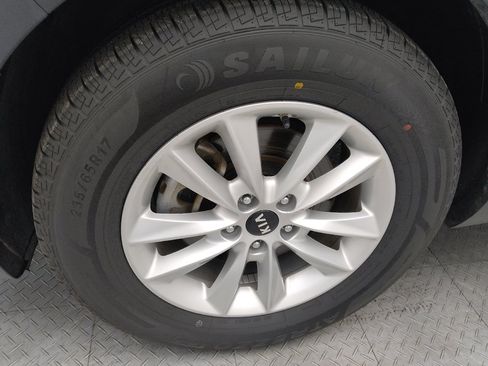 Used 2019 Kia Sorento AWD V6 image 31