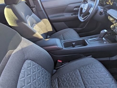 Certified 2025 Nissan Kicks SV image 12