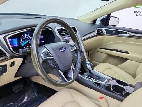 Used 2013 Ford Fusion SE FWD image 19