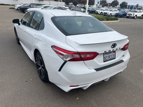 Used 2020 Toyota Camry SE image 7