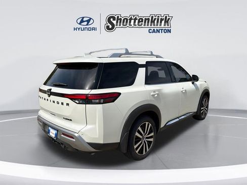 Used 2023 Nissan Pathfinder Platinum image 5