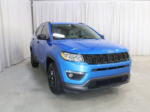Used 2018 Jeep Compass Latitude w/ Cold Weather Group AWD/4WD image 37