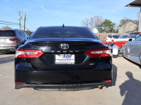 Used 2020 Toyota Camry LE image 7
