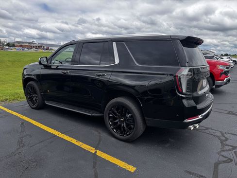 Used 2026 Chevrolet Tahoe Premier AWD/4WD image 3