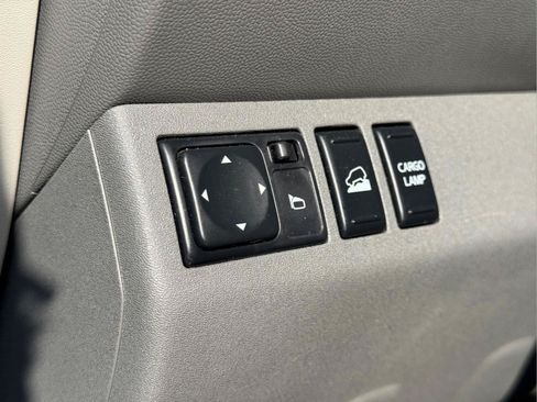 Used 2018 Nissan Frontier SV AWD/4WD image 17