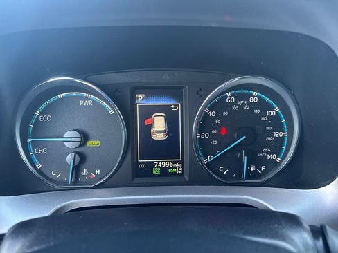 Used 2018 Toyota RAV4 Limited AWD/4WD image 19