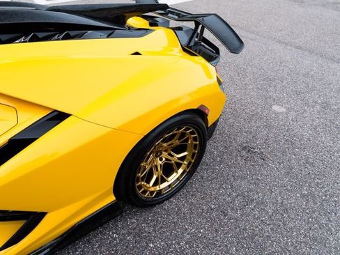 Used 2025 Lamborghini Revuelto AWD/4WD image 13