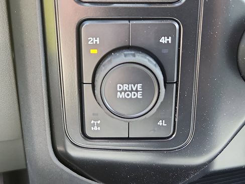 New 2026 Ford F250 XLT w/ FX4 Off-Road Package AWD/4WD image 15