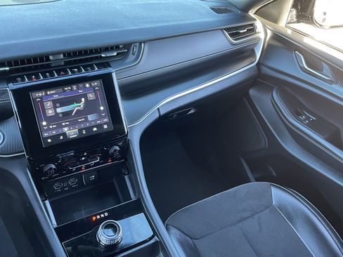 Certified 2024 Jeep Grand Cherokee L Laredo image 15