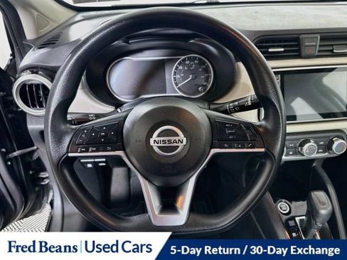 Used 2022 Nissan Versa SV FWD image 15