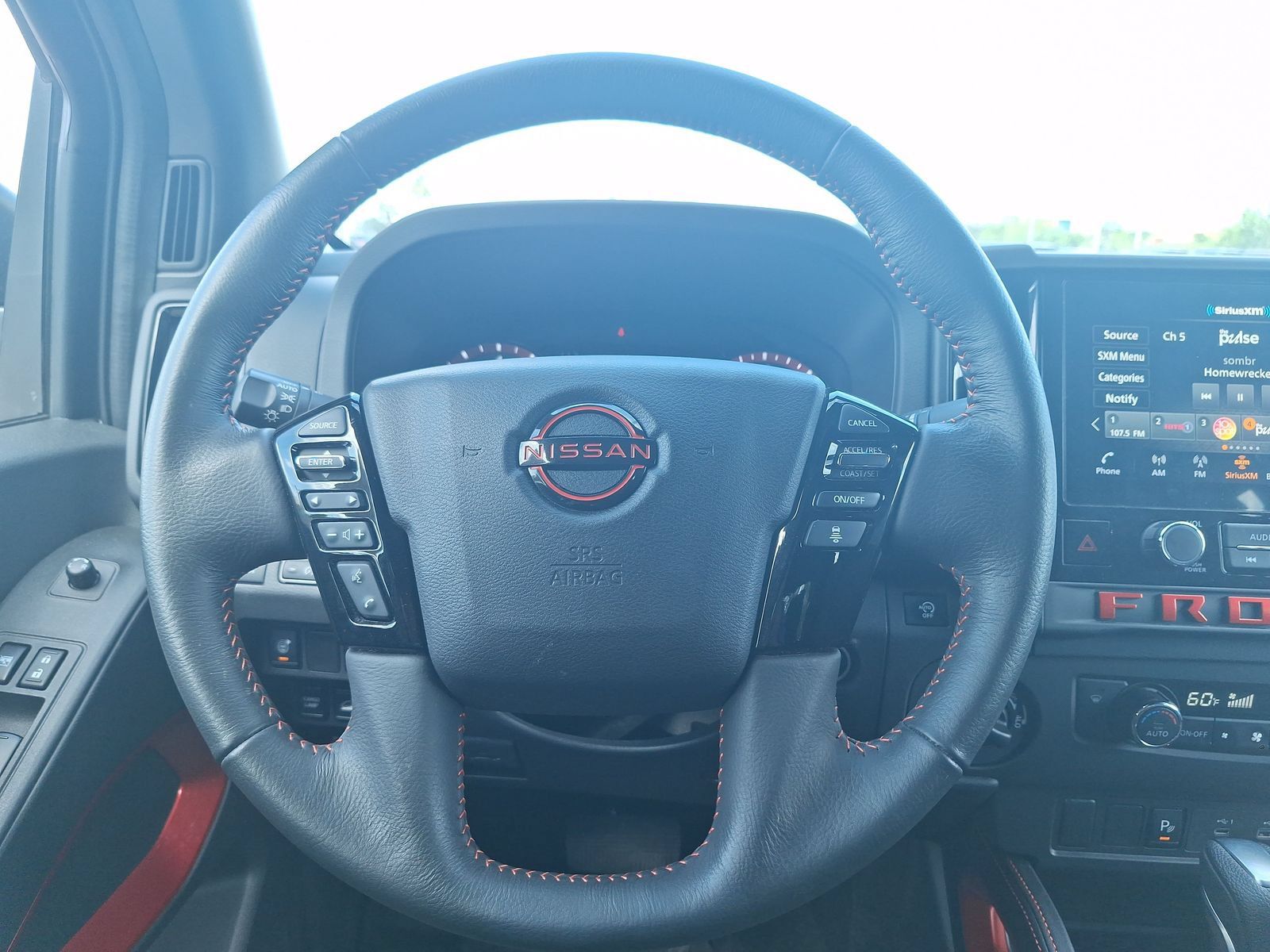 Used 2025 Nissan Frontier PRO-4X AWD/4WD image 13