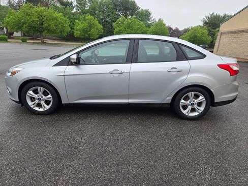 Used 2014 Ford Focus SE FWD image 4