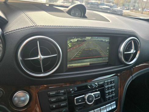 Used 2014 Mercedes-Benz SL 550 image 23