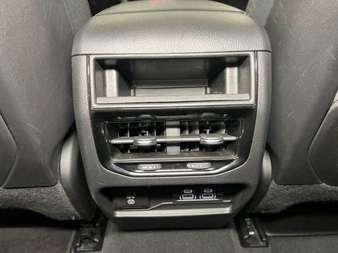 Used 2024 Jeep Grand Cherokee Altitude image 23