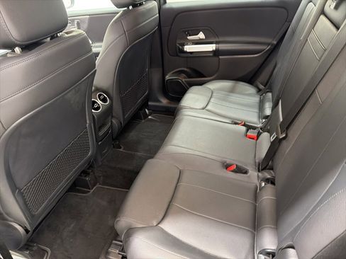 Used 2020 Mercedes-Benz GLB 250 4MATIC image 18