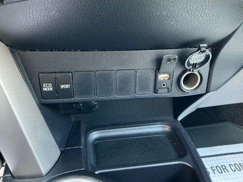 Used 2016 Toyota RAV4 XLE AWD/4WD image 37