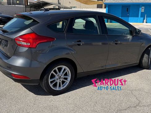 Used 2018 Ford Focus SE FWD image 6