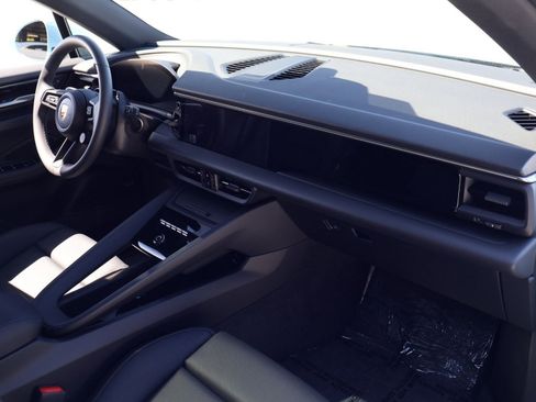 New 2026 Porsche Macan Electric RWD image 25