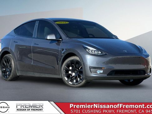 Used 2021 Tesla Model Y Long Range image 1