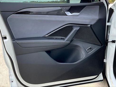New 2026 Volkswagen Tiguan SE R-Line FWD image 10