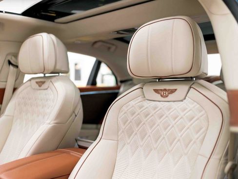Used 2022 Bentley Flying Spur W12 AWD/4WD image 48
