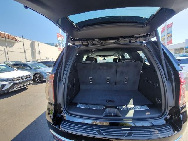 Used 2021 Chevrolet Tahoe Premier w/ Premium Package RWD image 26