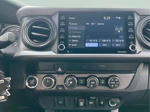 Used 2020 Toyota Tacoma TRD Sport AWD/4WD image 17