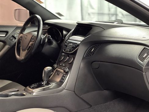 Used 2016 Hyundai Genesis 3.8 image 17